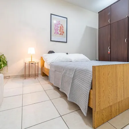 Apartment Fly *