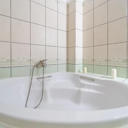 Fly Apartment *