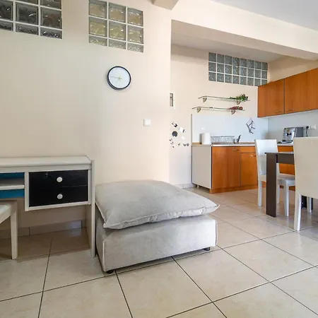 Apartment Fly *